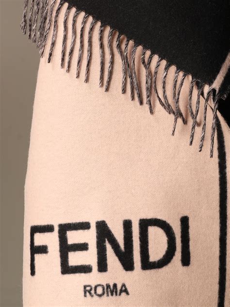 Sciarpa donna Fendi collezione PE 2024 online .